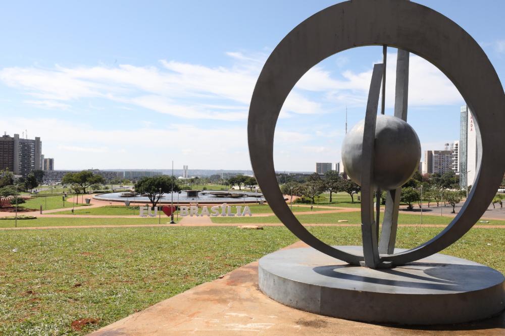 Capa da notícia: Confira o que abre e o que fecha no DF no feriado de Tiradentes e do aniversário de Brasília